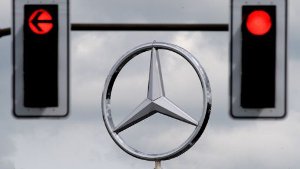 Bürgerinitiative will Daimler kein grünes Licht für Prüfzenturm in Sulz geben. Foto: dpa