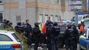 Die Polizei ist am Gymnasium Schramberg im Einsatz. Foto: SDMG