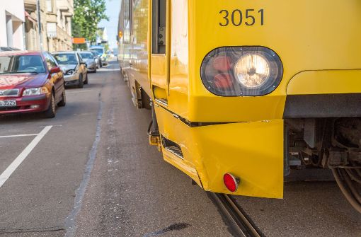 In diesem Jahr gibt  es bereits mehr als 30 Kollisionen zwischen Pkw und Stadtbahnen mit 34 teils schwer verletzten  Personen. Foto: 7aktuell.de/Simon Adomat
