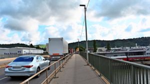 Eine Leichtbaubrücke, die  neben den Otto-Hirsch-Brücken verläuft, würde Fußgängern die Neckarüberquerung erleichtern und die Aufenthaltsqualität steigern. Foto: Mathias Kuhn