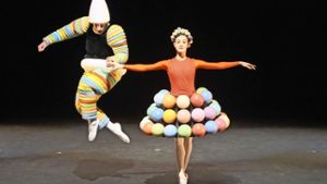 Szene aus dem „Triadischen Ballett“. Foto: Bayerisches Staatsballett