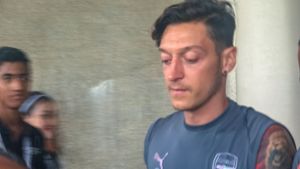Mesut Özil beim Training mit Arsenal London. Foto: dpa
