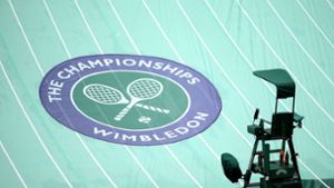 In diesem Jahr bleiben die Rasenplätze, die Schiedsrichterstühle und die Zuschauertribünen in Wimbledon leer – das Turnier findet erstmals seit 1945 nicht statt. Foto: dpa/Steven Paston