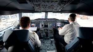 Lufthansa führt Zwei-Personen-Regel in Cockpits ein 