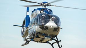 Polizei fahndet mit Helikopter nach 76-Jährigem und sucht Zeugen