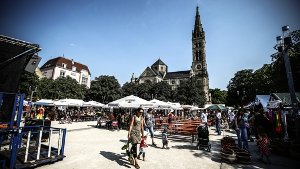 Am Freitag startete das Afrika-Festival auf dem Erwin-Schoettle-Platz im Stuttgarter Süden – mit vielen Regeln für die Sicherheit. Foto: Leif Piechowski