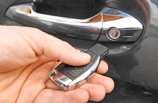 Die neueste Generation von Autoschlüsseln muss nicht mal mehr in die Hand genommen werden – das freut Autoknacker. Foto: dpa