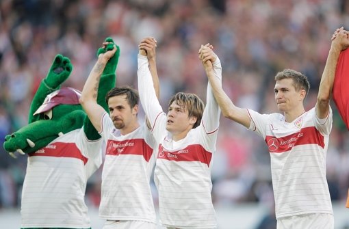 So sehen Sieger aus – der VfB gewinnt mit Leidenschaft und Kampfeswille gegen Schalke. Klicken Sie sich durch unsere Noten für die Roten. Foto: Bongarts
