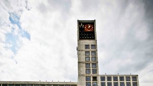 Die Spannung steigt im Stuttgarter Rathaus Foto: Piechowski