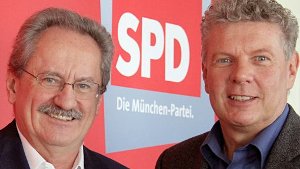 Neuer und alter OB von München: Dieter Reiter (rechts, SPD) mit Christian Ude. Foto: dpa