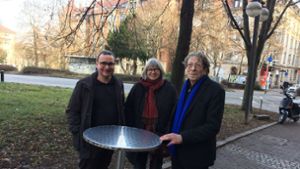 Eckhard  und Christine Ernst und 			-		Rainer Benz (v.l.) wollen nicht, dass der Bismarckplatz am Bürger vorbei geplant wird Foto: Sascha Maier