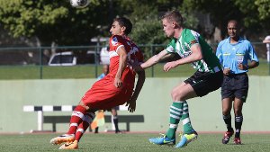4:1 hat der VfB Stuttgart in Südafrika gegen PEC Zwolle gewonnen. Zwei Tore schoss Mohammed Abdellaoue (links) Foto: Pressefoto Baumann