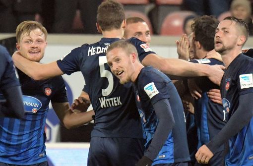 Freude nach dem 16. Spieltag: Der 1. FC Heidenheim nimmt Kurs Richtung Bundesliga Foto: dpa