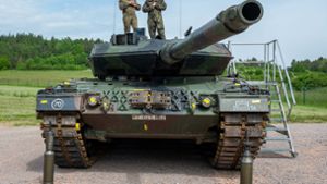 Ein Kampfpanzer vom Typ Leopard II A6 des Panzerbatallions 104 steht am 24. Mai 2023  in der Oberpfalzkaserne im bayrischen Pfreimd. Foto: Armin Weigel/dpa/Armin Weigel