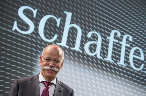 Daimler-Chef Dieter Zetsche schaut optimistisch auf die Absatzzahlen des laufenden Jahres. Der Daimler-Aufsichtsrat will den Vertrag mit Zetsche gerne verlängern. (Archivfoto) Foto: dpa