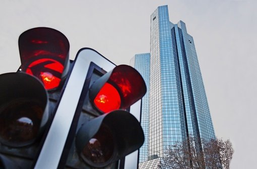 Die Zentrale der ­deutschen Bank in Frankfurt. Das Geldhaus ist in die Verlustzone gerutscht und  legt  für Rechtsrisiken drei Milliarden Euro zurück. Foto: dpa