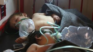 Die Syrische Beobachtungsstelle für Menschenrechte macht die syrische Luftwaffe für den mutmaßlichen Giftgasangriff verantwortlich. Foto: AFP
