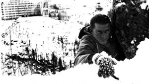 Kirk Douglas im Einsatz: Szene aus dem 1965  erschienenen Film „Kennwort: ,Schweres Wasser‘“ Foto: imago /Ronald Grant/Mary Evans Picture Library via www.imago-images.de