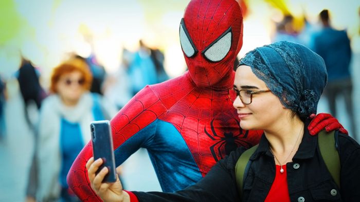 Als Spiderman auf Selfie-Fang