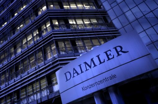 Mitarbeiter des Autobauers Daimler können E-Mails während ihrer Abwesenheit bald automatisch löschen lassen. Das haben Betriebsrat und Unternehmensleitung beschlossen. Foto: dapd
