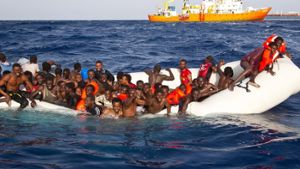 Für viele Flüchtlinge wird das Mittelmeer zum Grab. Foto: ONG SOS MEDITERRANEE/DPA