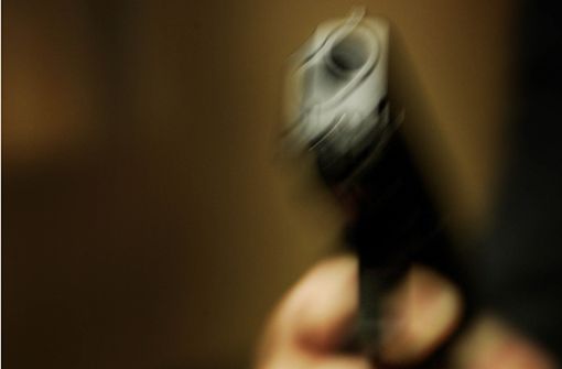Die Täter haben eine Mitarbeiterin mit einer Pistole bedroht, um Geld aus der Kasse zu erlangen. Foto: Gottfried Stoppel