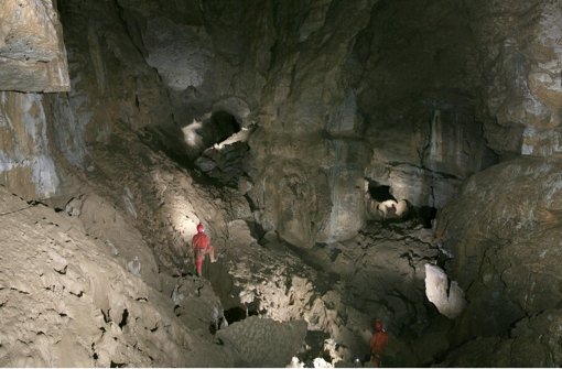 Höhlenwelten unter der  Alb: 60 Meter unter der Erde in der Vetterhöhle offenbart ein gewaltiges  Panorama  – die Abzweighalle zwischen Walhalla und Wolkenschloss Foto: /Höhlenverein  Blaubeuren