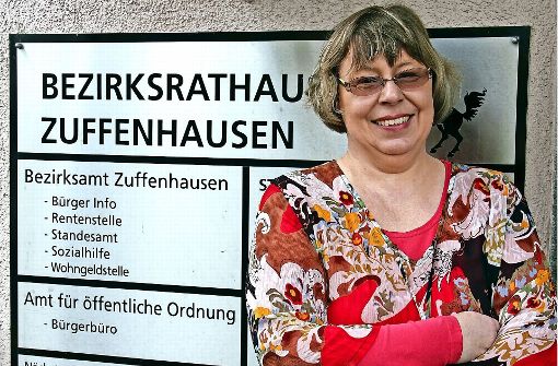 Seit 2004 arbeitet Karin Buschkühl im Zuffenhäuser Bezirksrathaus. Foto: Bernd Zeyer
