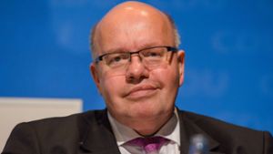 Der Interims-Finanzminister Peter Altmaier stellt die Steuerschätzung vor. Foto: dpa