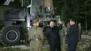 Nordkorea um Staatschef Kim Jong Un hat die jüngsten Sanktionen des UN-Sicherheitsrates scharf verurteilt und Washington mit Vergeltung gedroht. Foto: KRT/AP