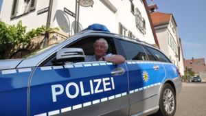 er Ortspolizist Günter BeegDer Ortspolizist Günter Beeg hat an der Uhlbacher Straße wenig zu tun. Foto: Leihenseder