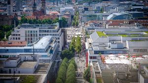 Stuttgarts Haupteinkaufsstraße – die Königstraße – von oben. Foto: Lichtgut/Achim Zweygarth