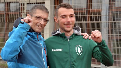 Der 53-jährige Jochen Weißer (links)  ist seinem Lebensretter, dem 29 Jahre alten Fabio Fantoli, „unendlich dankbar“. Foto: /Andreas Kaier