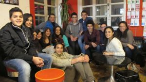 Zehn Tage lang sind  Jugendliche aus Kairo in Stuttgart zu Gast gewesen. Am letzten Abend  haben sie sich im Jugendhaus Möhringen getroffen. Foto: Malte Klein