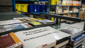 Seit dem 1. Januar 2019  verlangt die Stadtbibliothek Stuttgart ein Euro Transportgebühr pro Medium – diese Neuerung wird  nun wieder rückgängig gemacht. Foto: Lichtgut/Max Kovalenko