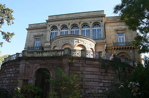 Die Villa Berg - einst ließ sie ein verliebter Kronprinz Karl für seine russische Frau Olga errichten. Foto: the