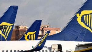 Ryanair wird bis zum 8. April nicht nach Italien fliegen. Foto: AFP/ALBERTO PIZZOLI