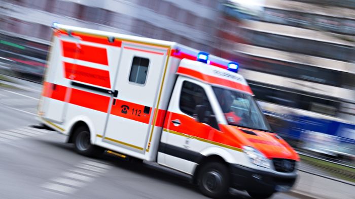 Feuerwehr: Sechs Verletzte bei Zusammenstoß von Tram und Bus