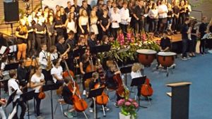 Die Chöre, Orchester und die Big-Band präsentierten zu Beginn des Festakts Georg Friedrich Händels „Hallelujah“ in zwei verschiedenen Versionen. Foto: Alexandra Kratz