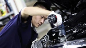China (hier die Produktion in Peking) ist  mit einem Anteil von mehr als einem Drittel am Gesamtabsatz schon länger der wichtigste Markt für Mercedes. Foto: Daimler AG