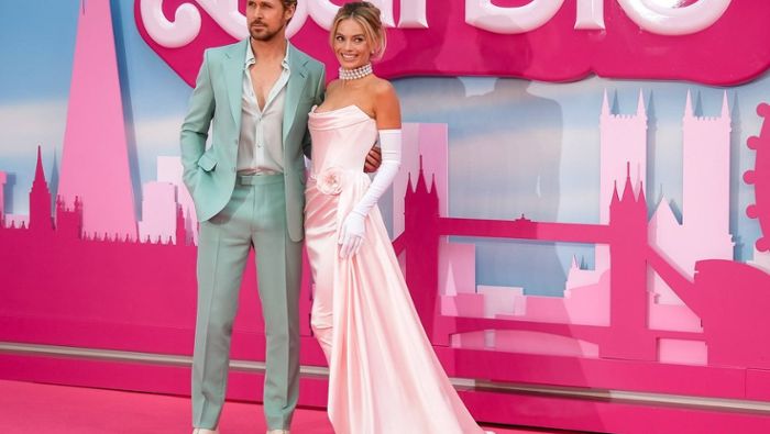 Margot Robbie verzaubert London in pinker Robe