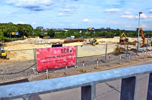 Auf dem Areal an der Ulmer Straße haben die Arbeiten am Fundament für das neue Einkaufszentrum begonnen.D Foto: Norbert J. Leven