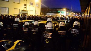 Am Freitagabend ist es vor und nach dem Heimspiel des VfB Stuttgart zu Auseinandersetzungen gewaltbereiter Fans mit der Polizei gekommen. Foto: www.7aktuell.de |