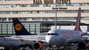 Aufgrund eines verdächtigen Rucksacks und eines Gesprächs über terroristische Inhalte, hatte ein Pilot seine Maschine sicherheitshalber am Flughafen in Köln zwischengelandet. Foto: dpa