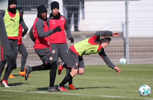 Der VfB Stuttgart beim Training vor der Partie beim 1. FC Köln. Foto: Pressefoto Baumann