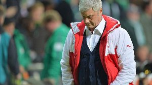 VfB-Trainer Armin Veh ist nach der 0:2-Niederlage gegen Bremen frustriert. Foto: dpa
