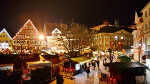 Auf dem Esslinger Weihnachtsmarkt wurde am Freitag ein 37-Jährige mit einem Messer angegriffen, nun hat die Polizei einen Verdächtigen geschnappt. Foto: www.7aktuell.de