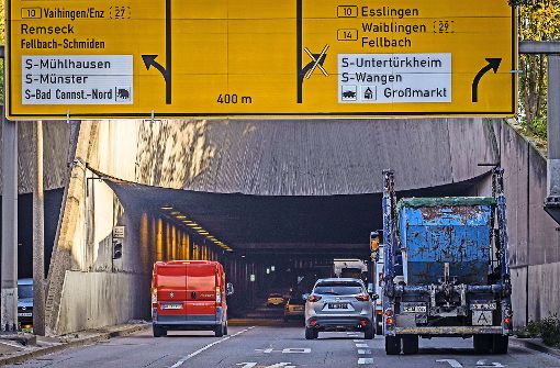 Am Schwanenplatztunnel ist der Verkehr überlicherweise dichter als irgendwo sonst in Stuttgart.  Gerade diesen Bereich möchten manche Regionalräte durch neue Straßenprojekte entlasten. Foto: Lichtgut/Max Kovalenko