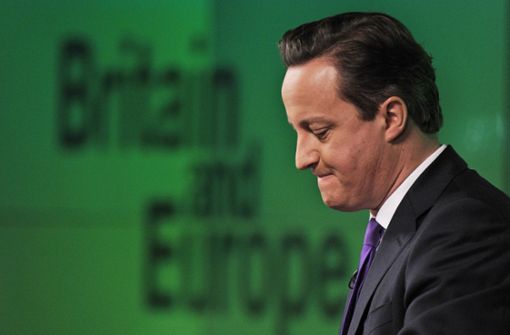 David Cameron kündigt 2013  das Referendum an. Boris Johnson geht im Mai 2016 auf Brexit-Tour.Die Queen grüßt  Mitte 2016 die neue Premier  May. Foto: picture alliance / dpa
