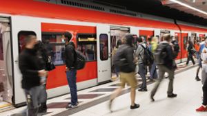 Bevor der Zehn-Minuten-Takt bei der S-Bahn kommen kann, müssen  Pünktlichkeit, Sauberkeit und Sicherheit weiter  verbessert werden. Foto: Lichtgut/Julian Rettig